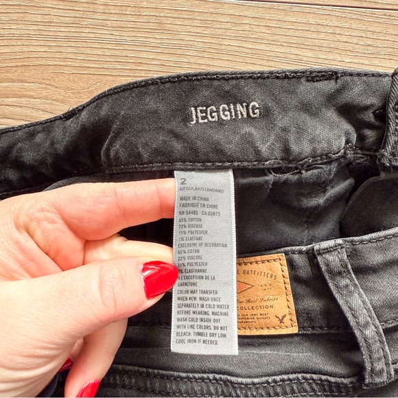 American Eagle Black Distressed Super Stretch Skinny Vintage Collection Size 2 - Picture 5 of 5